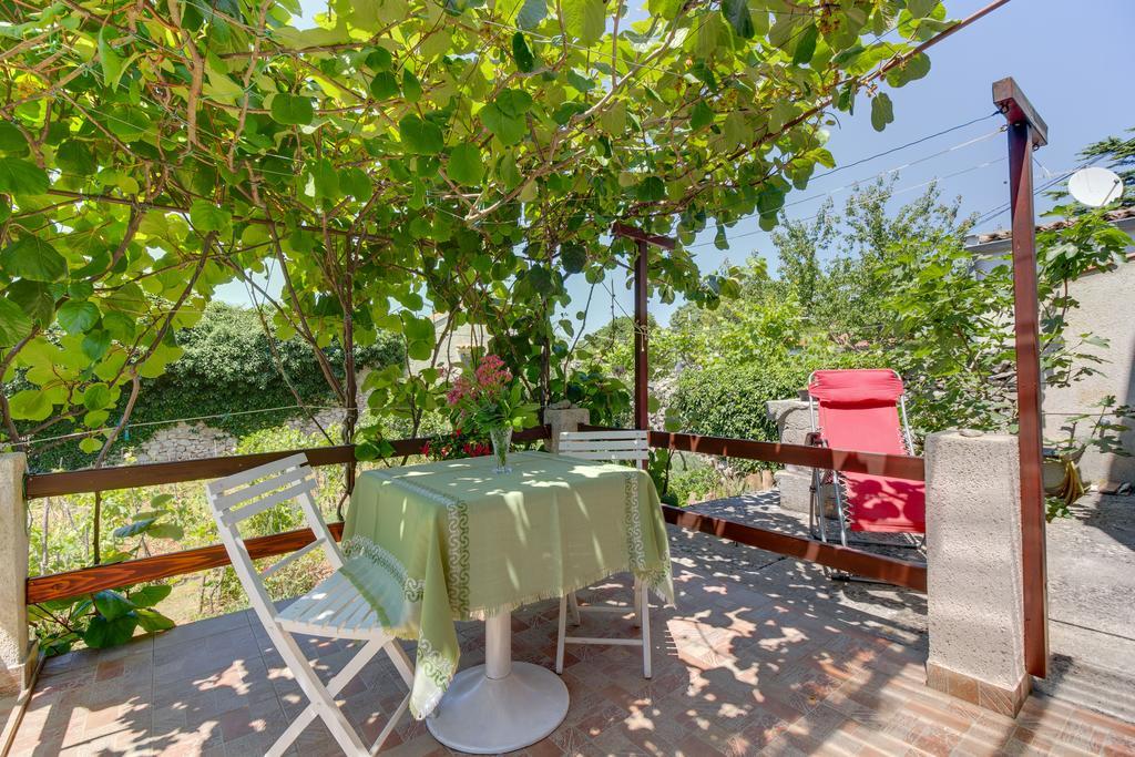 Apartment Carmen Veli Losinj Exterior photo
