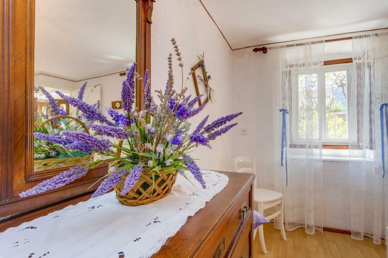 Apartment Carmen Veli Losinj Exterior photo